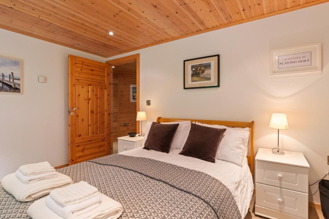 Lodge 5 Longbury - Luxury Lodge, Golf Course Views, Restaurant And Spa Facilites Penally Exterior photo